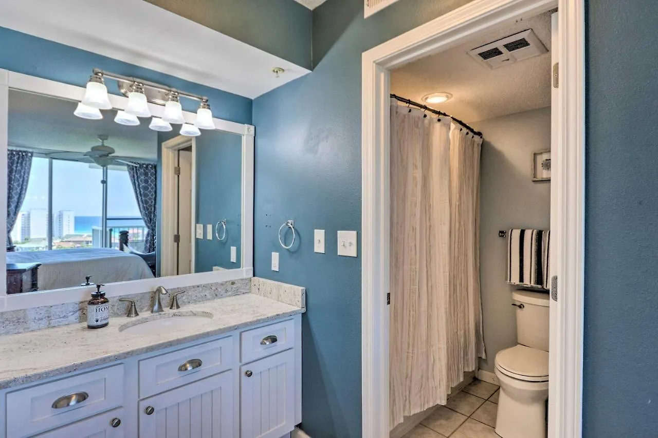 Apartment Destin Condo With Views, Heated Pool, And Beach Access