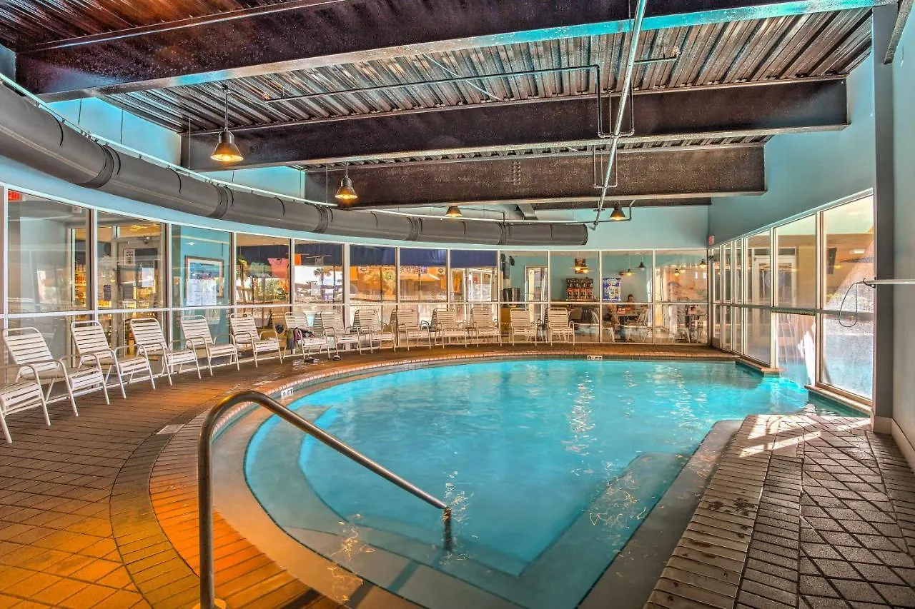 Destin Condo With Views, Heated Pool, And Beach Access 0*,