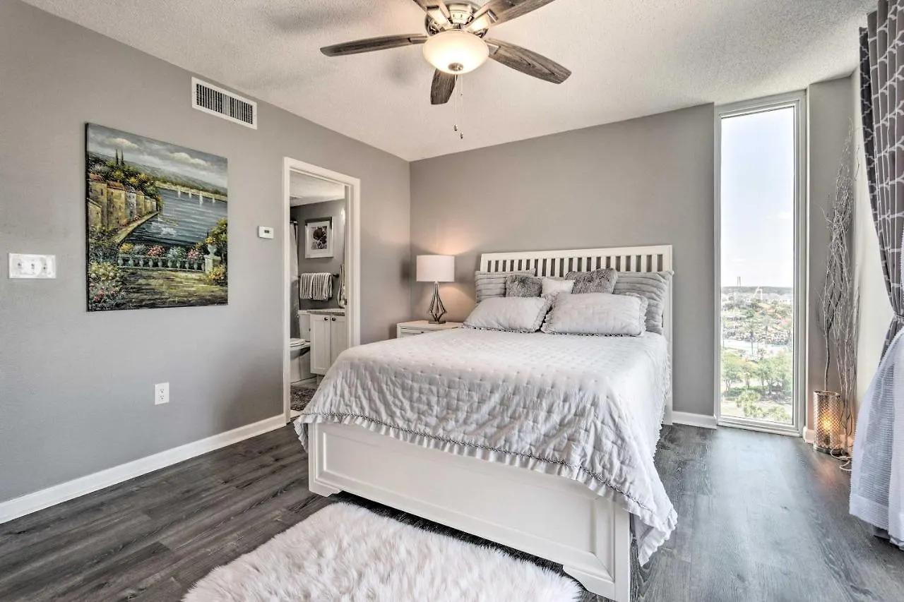 Destin Condo With Views, Heated Pool, And Beach Access